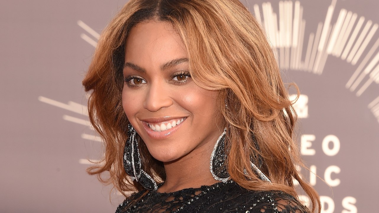 Beyonce Sings In New Sex-Filled "Fifty Shades Of Grey" Trailer