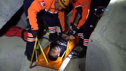 Yardımına gelen polisin elini bir an olsun bırakmadı