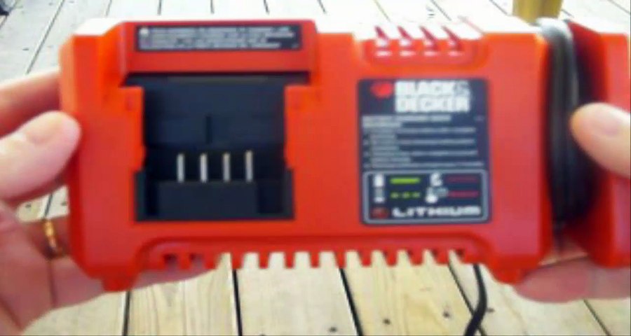 Black & Decker L2ACF-OPE 20V MAX Lithium Ion Fast Charger