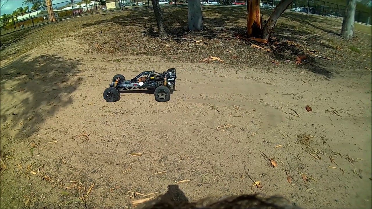 26cc HPI Baja 5b - Screw loose