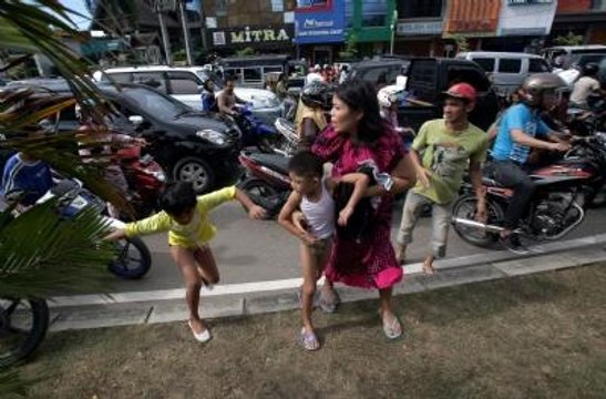 Endonezya'da 7,3 Şiddetinde Deprem Meydana Geldi