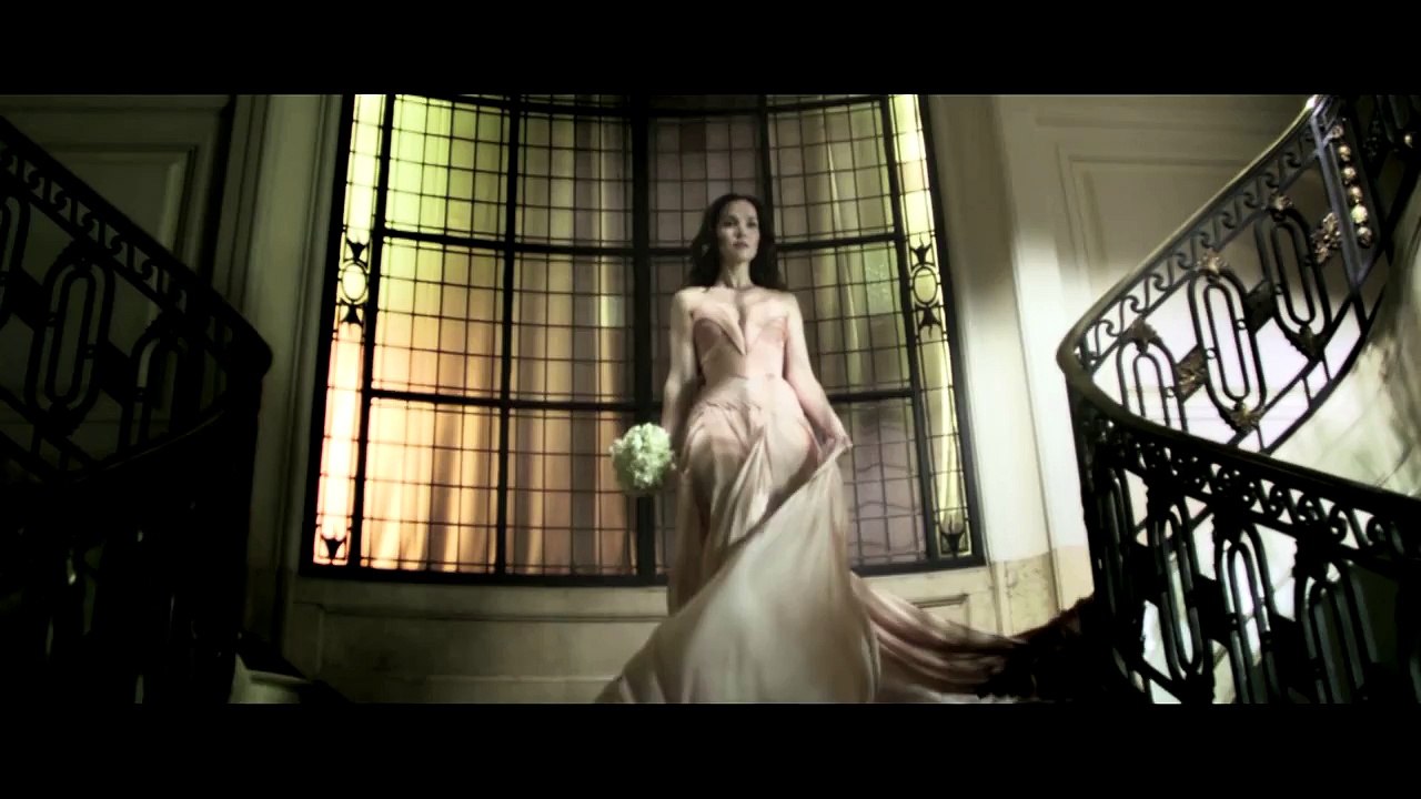 Natalia Oreiro "Me muero de amor/Umitay ot lubvi" (2014)