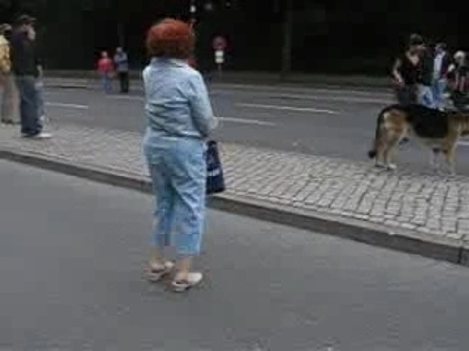 Humour - Mamie Techno