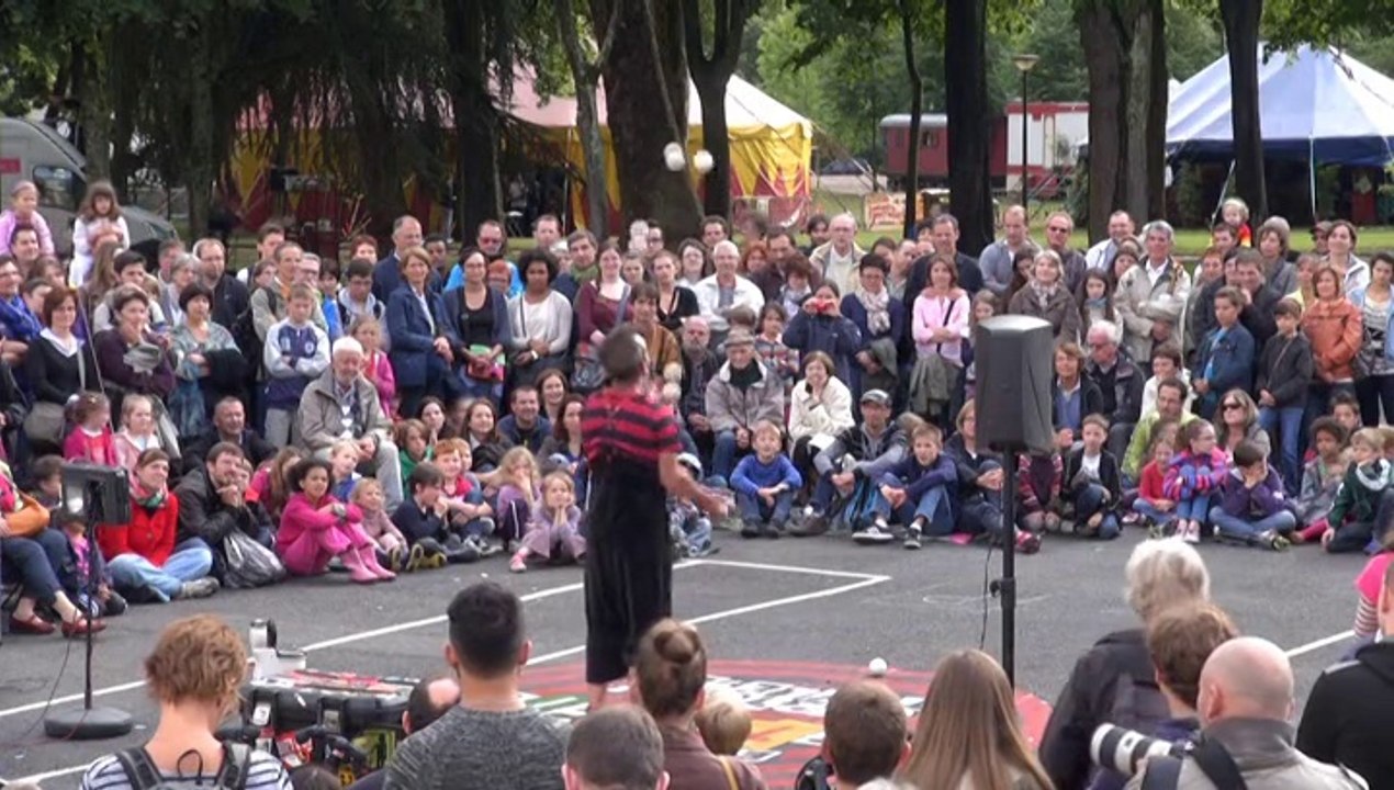 Arts de la Rue - Les Zaccros d'ma Rue