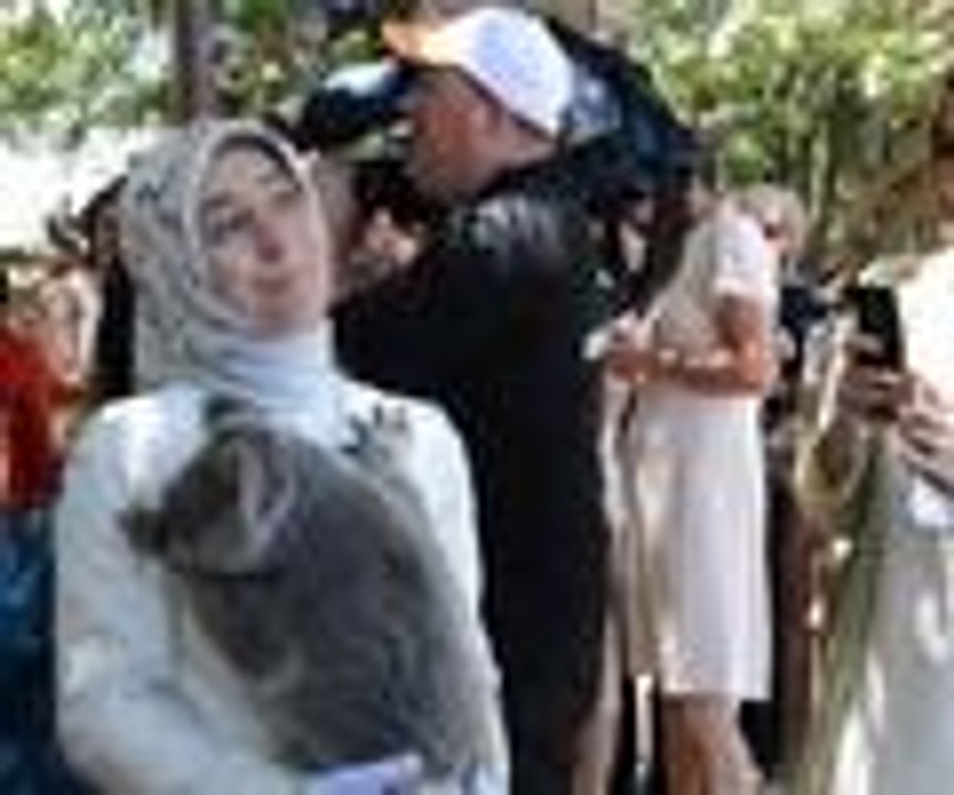 Sare Davutoğlu ve Zeynep Babacan, Brisbane'de koala parkını gezdi
