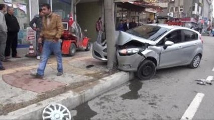 Edirne Otomobil, Direğe Böyle Çarptı