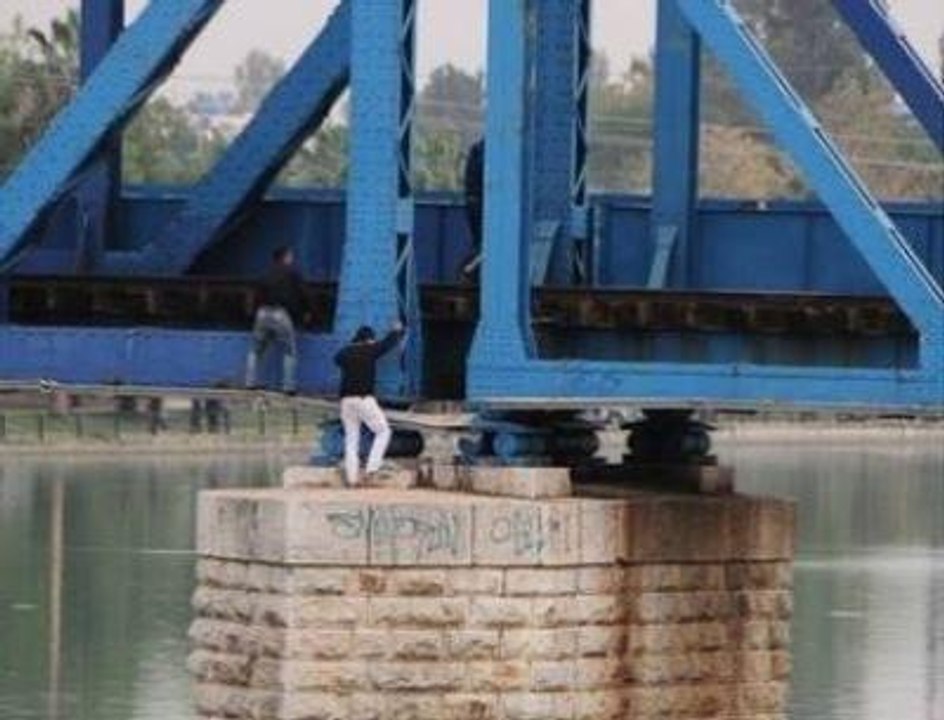 Adana'da Balık Avlama Sevdası Yüzünden Mahsur Kaldı