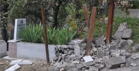 12 Yaşında Ölen Müşerref'e Mezarında da Rahat Yok