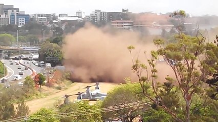G20 FAIL : Helicopter Causing Blinding Dust Storm On Highway