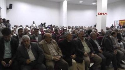 Hdp Kongresinde Türk Bayrağı ile Öcalan Fotoğrafı Asıldı