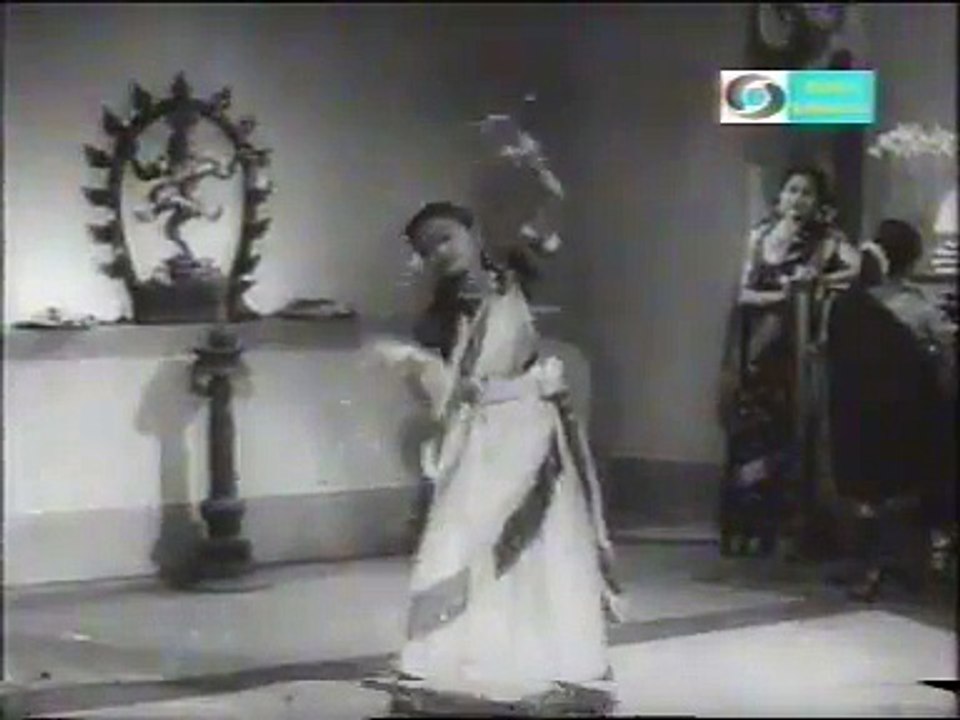 Udayer Pathe (1944, Bengali) - Basante Phool Ganthlo - Rabindra Sangeet, Nritya)