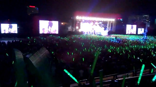Opening + LK Đánh Thức Bình Minh + Trắng Đen + Cô Gái Đến Từ Hôm Qua (Green Ocean) - Mỹ Tâm Live Concert Tour HeartBeat [09112014]