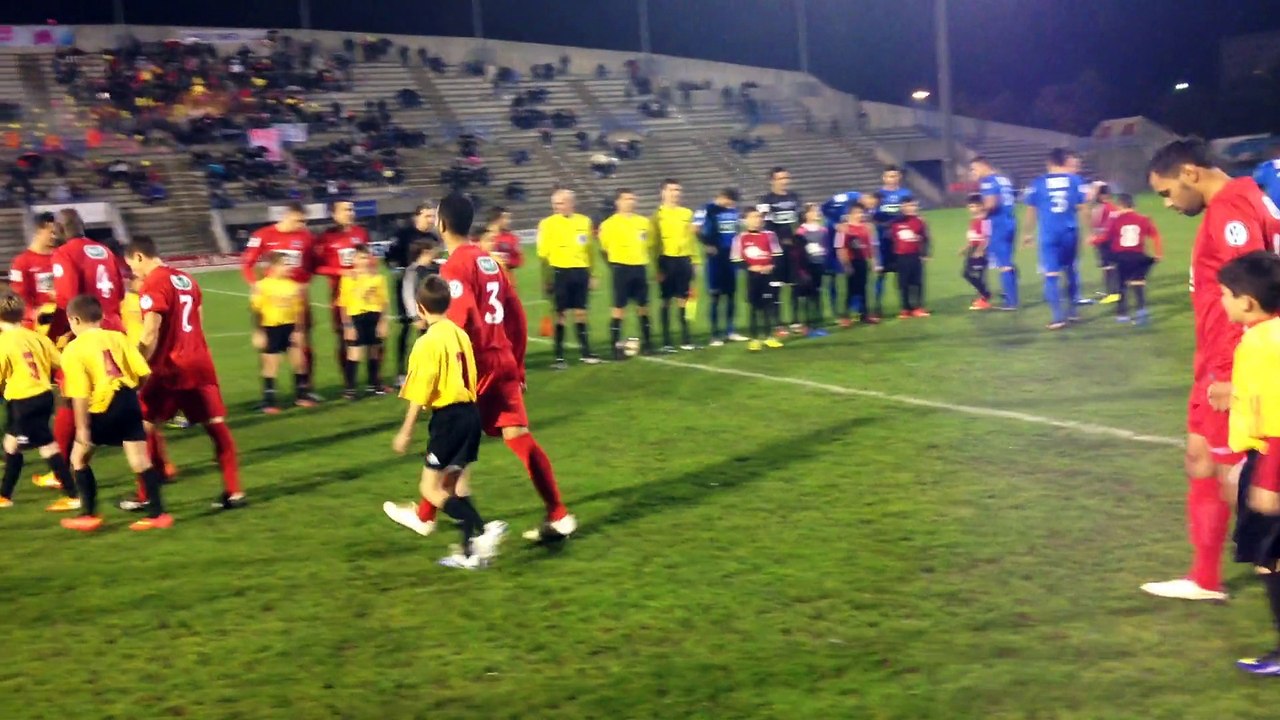 Entrée des joueurs USC-Niort (coupe de France) avec les U10-U11 de VVM
