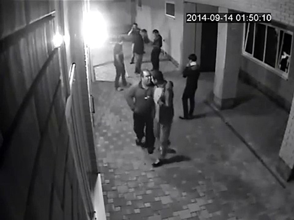 Agressé le boxeur Nikolay Vlasenko met KO deux assaillants en un clin d’œil 
