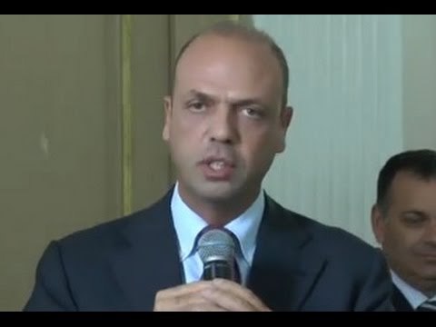 Napoli - Alfano: La legge Severino va cambiata -1- (15.11.14)
