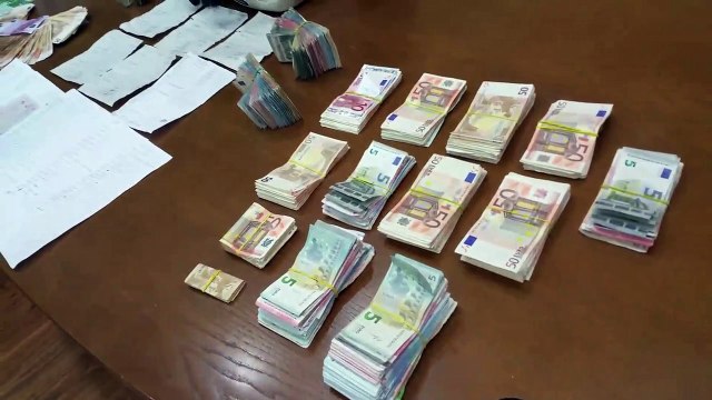 Napoli - La banca della camorra al Rione Traiano, sequestrati 100mila euro -live- (15.11.14)