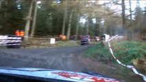 WRC, GBR - Latvala se crash, Ogier s'envole