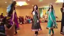 Superb Mehndi Dance Performances Pakistani wedding - Pak video tube