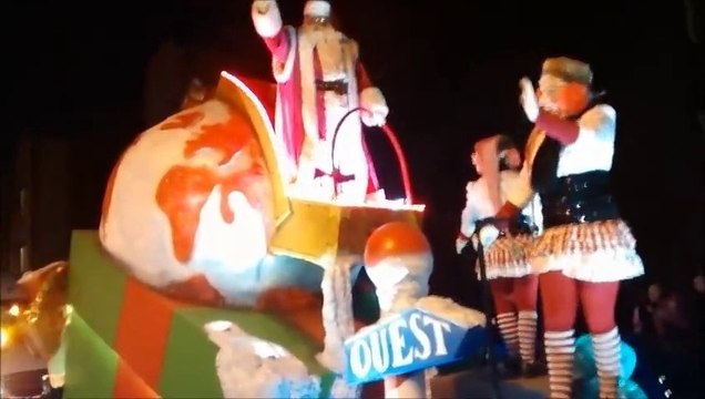 Parade du Père Noël 2014 à Québec - Parade des jouets. :)