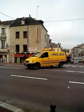grue de 400 tonnes Médiaco à Creil (60) Janvier 2014