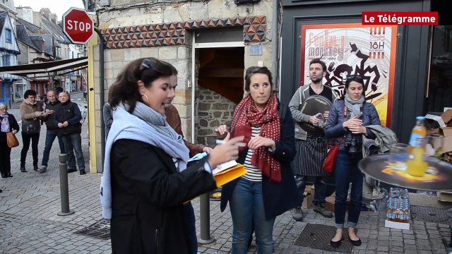 Vannes. Course des garçons de café dans les rues du centre-ville
