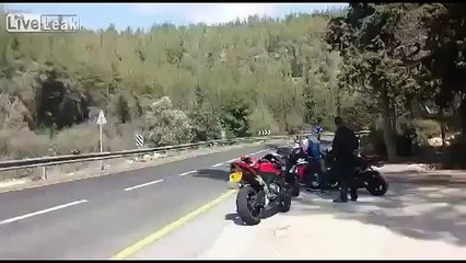 grave accident de la route - OMG FAIL EPIC moto bike car