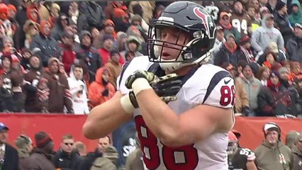 Graham gives fans the bird after touchdown