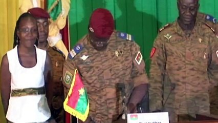 Burkina Faso: signature de la charte de transition