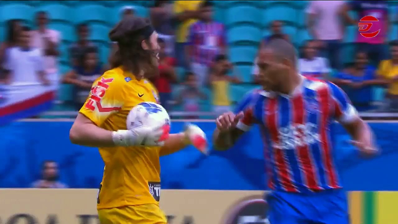 Corinthians sofre, mas vence o Bahia no final na Fonte Nova