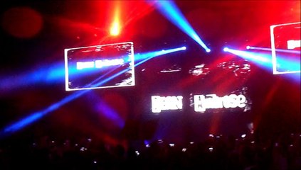 Dean Ambrose entrance @WWE Live Frankfurt 11/15/2014