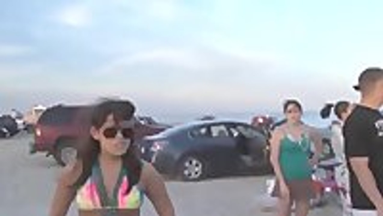Girl in Bikini Resists Arrest video Dailymotion