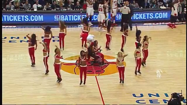 Alors qu'elle pense se tromper dans la chorégraphie, cette pom-pom girl va vivre le plus beau moment de sa vie !