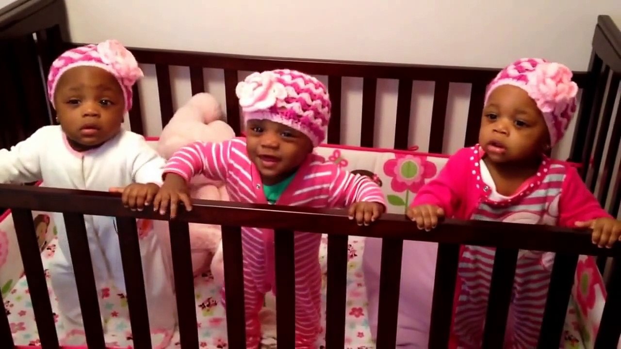 Triplet babies dancing to Pharrell Williams song _Happy_