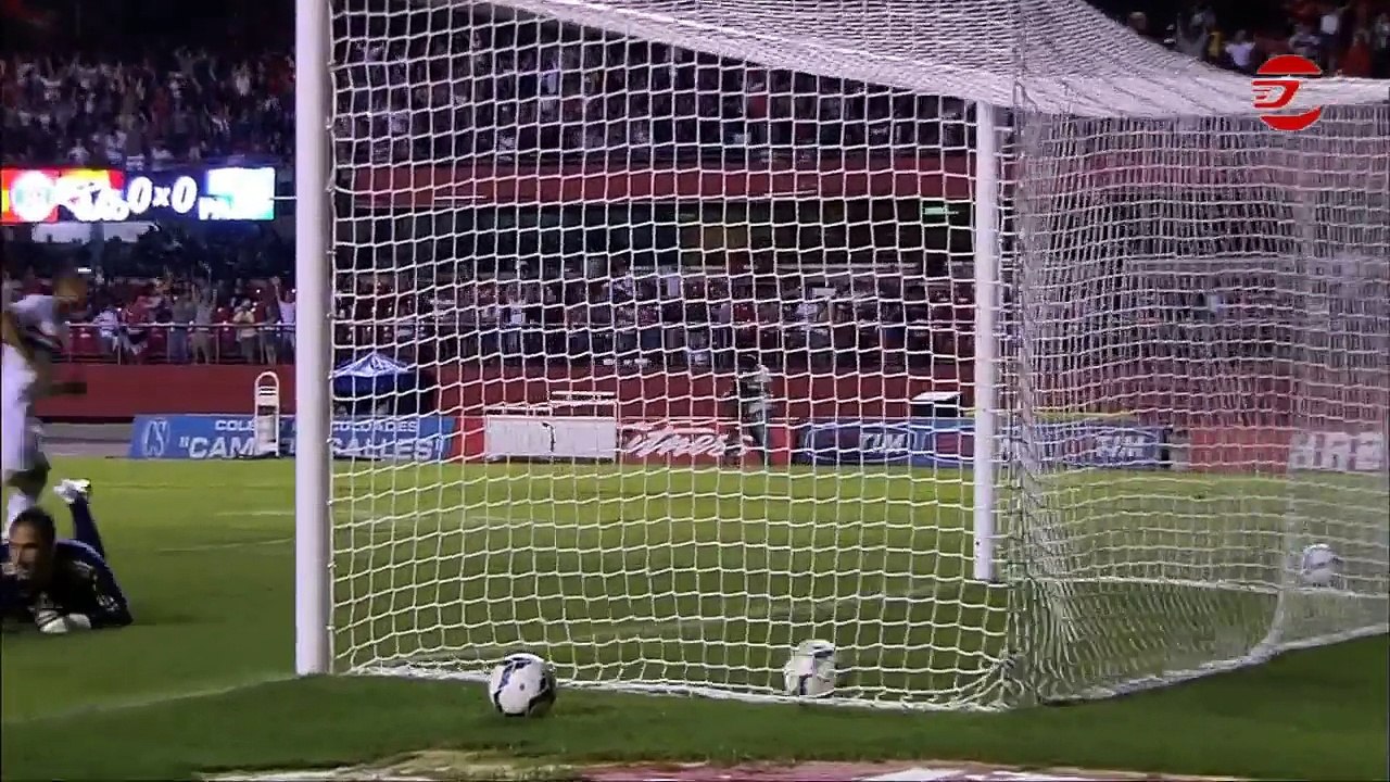 São Paulo derrota o Palmeiras e continua na caça ao líder Cruzeiro