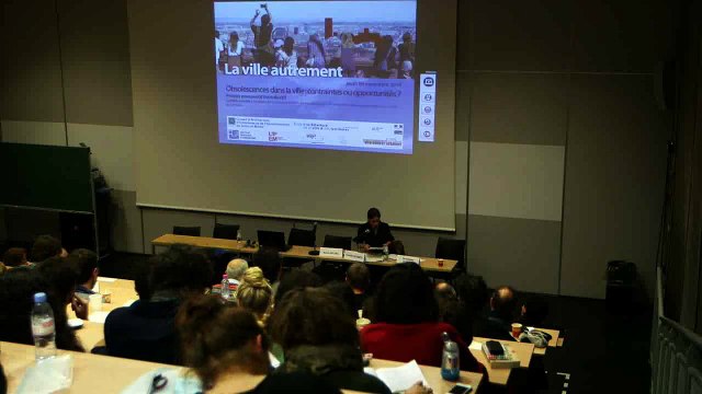Camille Lecomte, chargée de campagne Modes de production et de consommation responsables aux Amis de la Terre