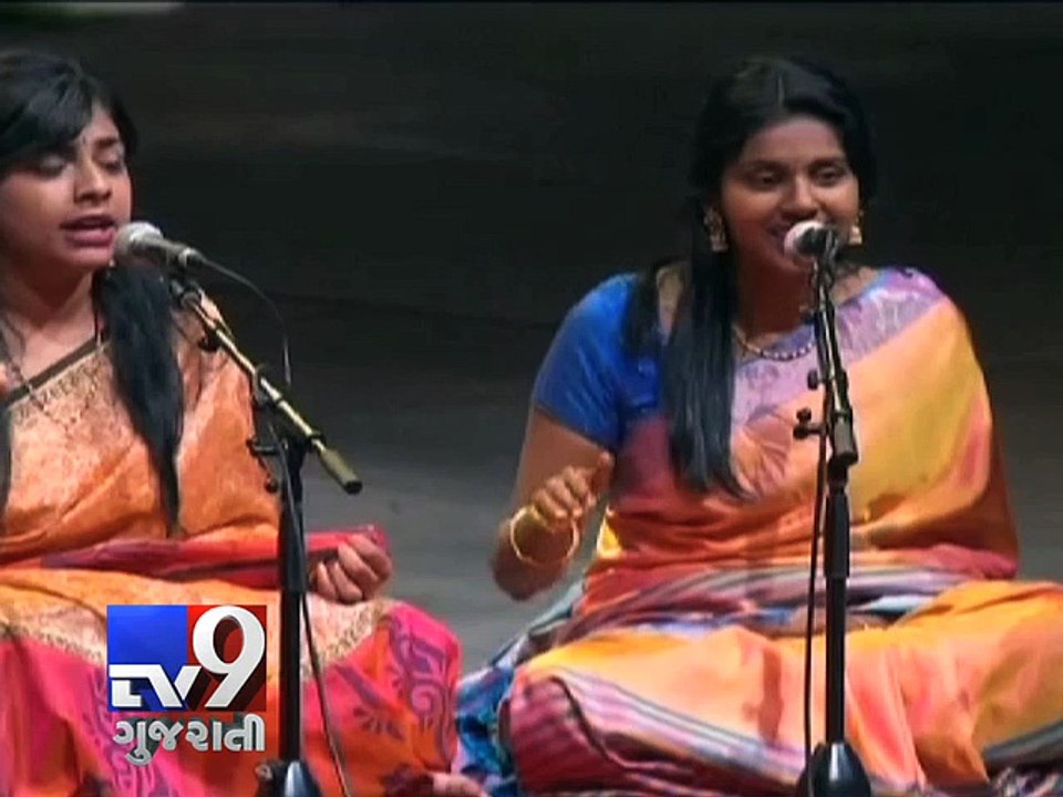 Classical Indian singers performing in the Allphones Arena, ahead of PM Modi's arrival - Tv9