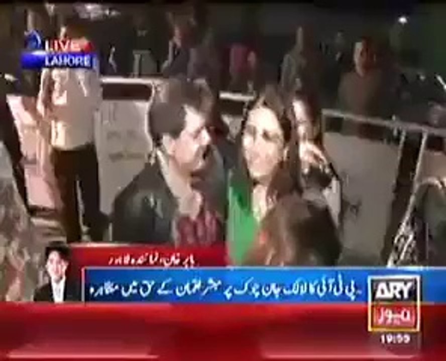 ARY Mubasher Luqman Kissed a Girl on  Live