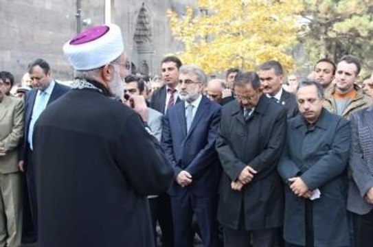Seyit Taha Yalçın Bakan Yıldız'ın da Katıldığı Cenaze Namazı Sonrasında Toprağa Verildi