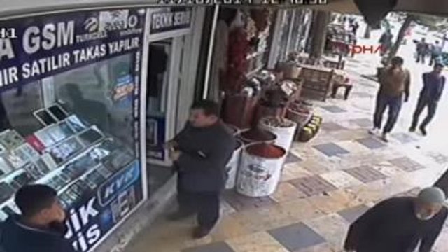 Cep Telefonu Hırsızlığı Güvenlik Kamerasında