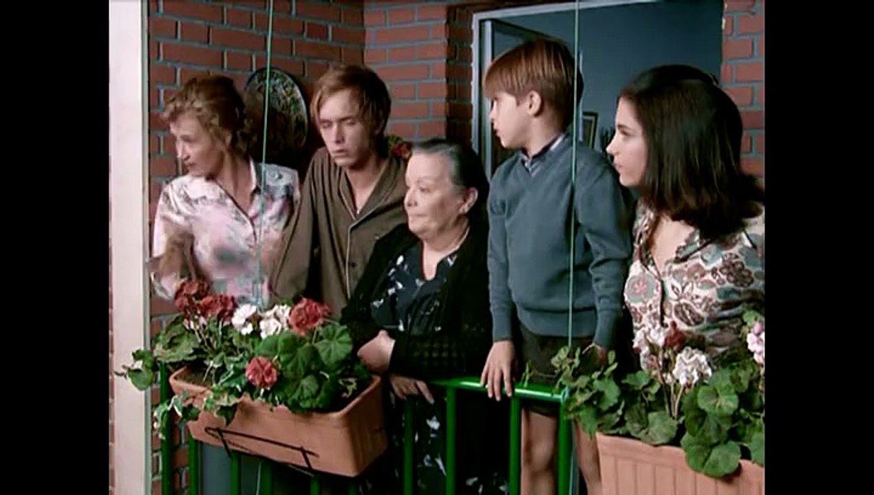 Cuentame como paso - 1x06 - El Dia De La Raza.avi