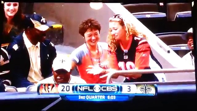New Orleans Saints Fan Steals Game Ball From Cincinnati Bengals Fan - 11-16-2014