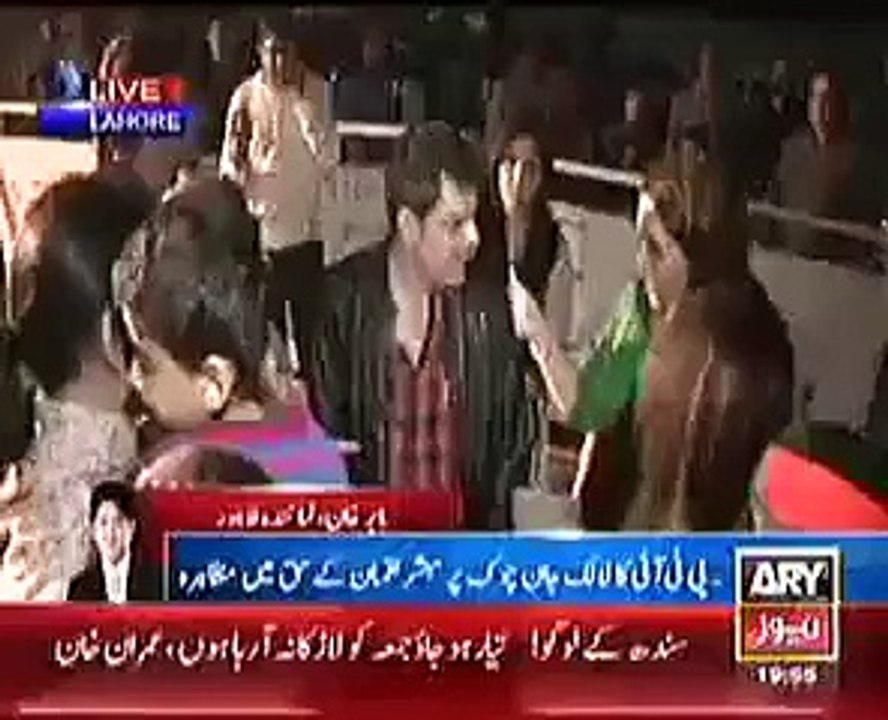 Mubashir Luqman kissing a women watch video.
