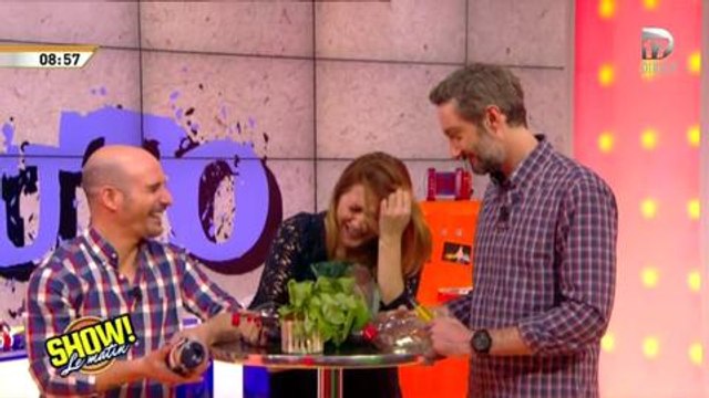 Gros fou rire en direct sur D17