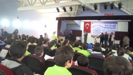 Zonguldak Ereğli Belediye Başkanı, Öğrencilere Cep Telefonu Numarasını Verdi