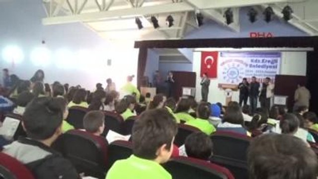 Zonguldak Ereğli Belediye Başkanı, Öğrencilere Cep Telefonu Numarasını Verdi