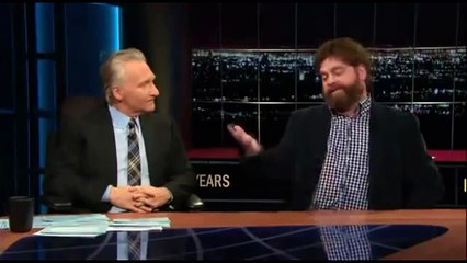 L'acteur de Very Bad Trip allume un joint et fume en direct à la TV