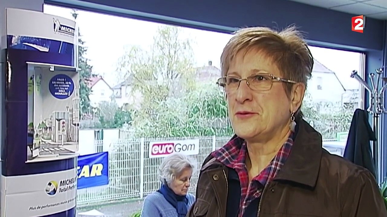 À l'approche de l'hiver, les automobilistes changent leurs pneus