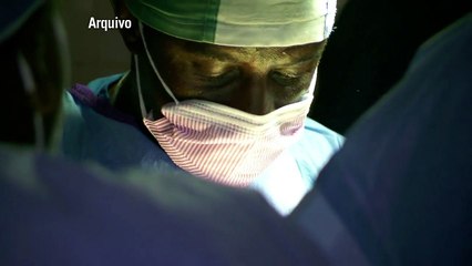 Médico com Ebola morre em hospital dos EUA
