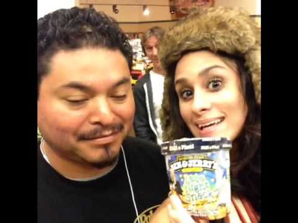 #HowTo play fun guessing games w/ the people at Ralphs.: Brittany Furlan's Vine #394