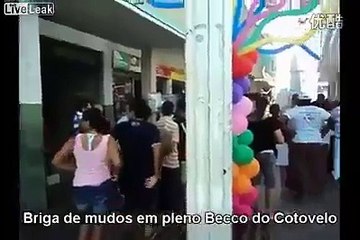 Golmal Fight Scene - Firang Style !!